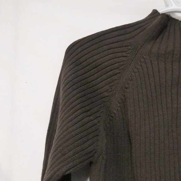 URBAN BEHAVIOR | medium | Classic Dark Brown Ribbed Sweater | Zip Mock Neck - Picture 10 of 16